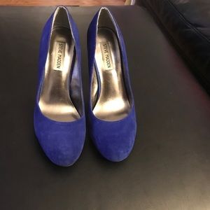 MADDEN TRINITIE BLUE SUEDE PUMPS 8.5